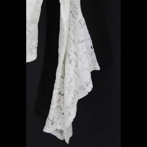 VICI WHITE LACE KNOT CROP DRAPE SLEEVE BLOUSE SIZE MEDIUM STUNNING - Picture 4 of 8